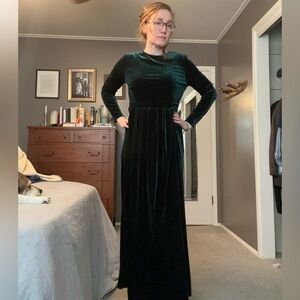 Désir Couture Long Sleeve Velvet Rich Green Maxi Dress